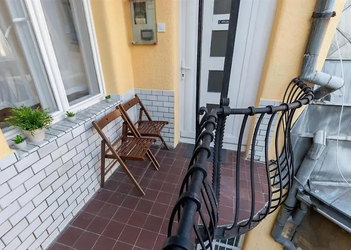 Premium Studio Szervita Square