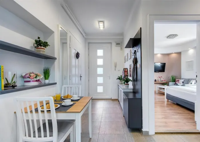 Premium Studio Szervita Square