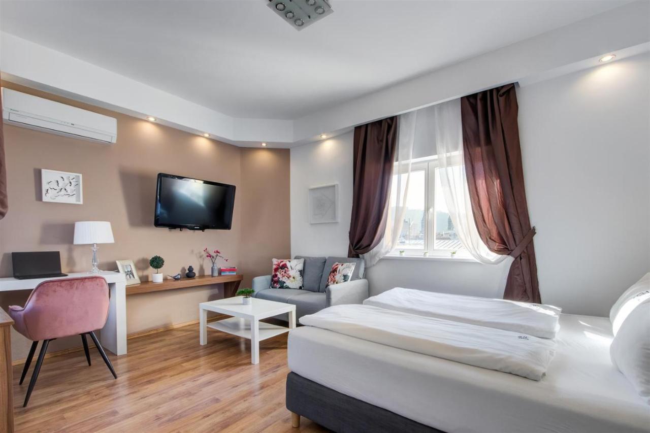 Premium Szervita Square Apartament *