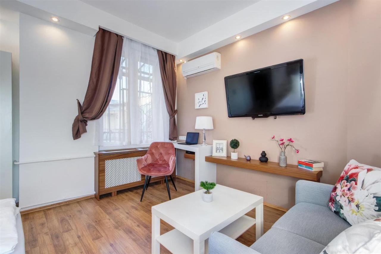 Premium Szervita Square Apartament *